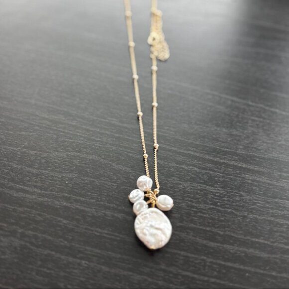 Gold Tone Double Chain Necklace With Fux Freshwater Pearl Cluster Pendant - Picture 2 of 9